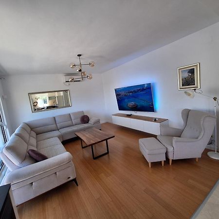 Sea Stone Apartment Подстрана Экстерьер фото